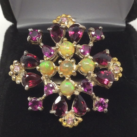 Wow ! Artistic Genuine Opals Garnets & Pink Sapphires Ring